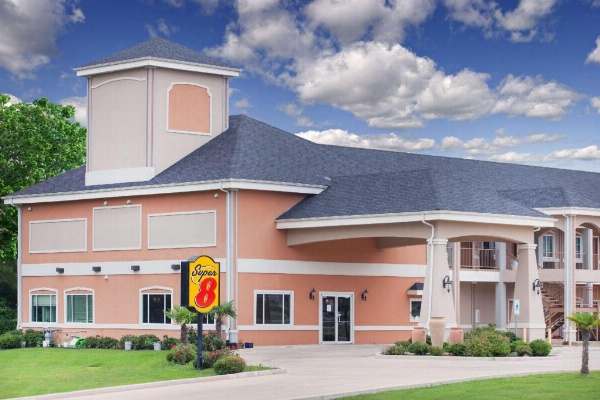 Super 8 by Wyndham Carthage TX image 1