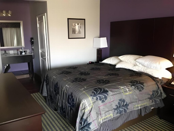 Super 8 by Wyndham Carthage TX image 18