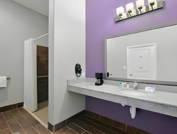 Super 8 by Wyndham Carthage TX image 19