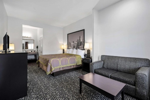 Super 8 by Wyndham Carthage TX image 28